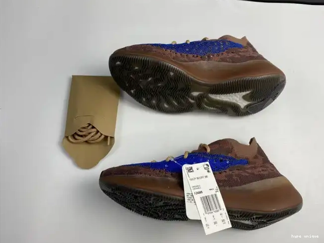 hype FZ4986 AZURE 380 ADIDAS BOOST YEEZY 0527